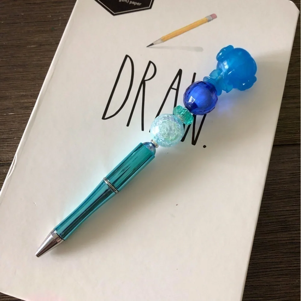 Star Wars Doorables: Leia Organa (STAR WARS: A NEW HOPE™) handmade beaded pen